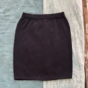 St John Black Knit Skirt!! Size 6!!!✨